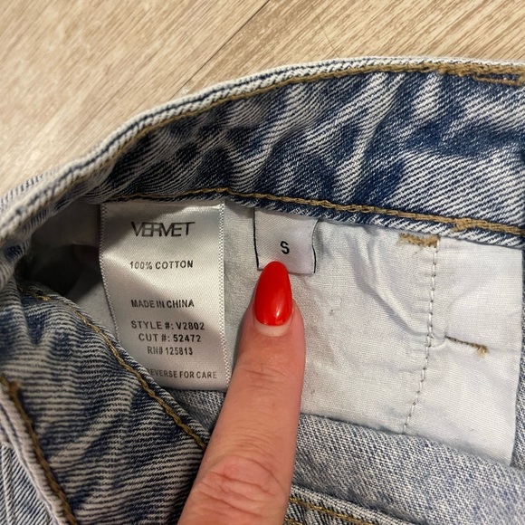 Vervet Distressed High Rise Women's Shorts - Picture 7 of 7